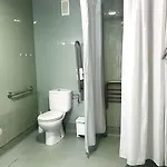 Residencia Universitaria Resa Blas De Otero شقة