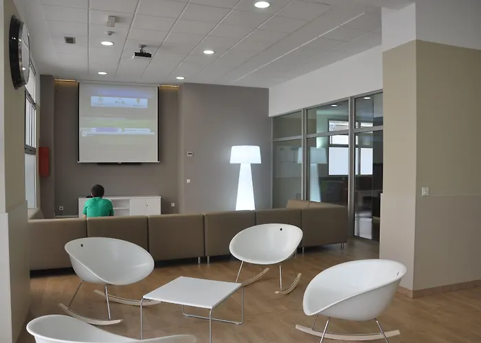 Residencia Universitaria Resa Blas De Otero * Bilbao