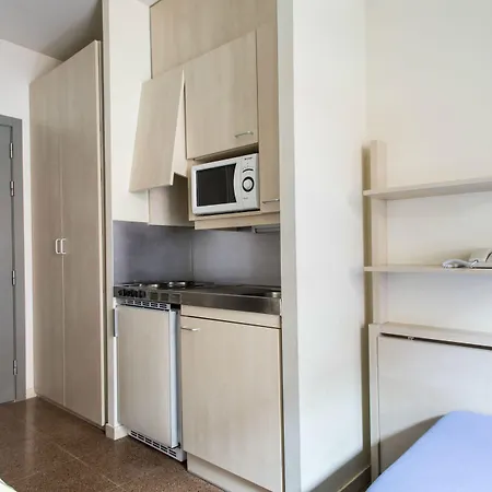 Residencia Universitaria Resa Blas De Otero Appartamento