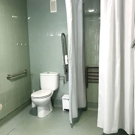 Residencia Universitaria Resa Blas De Otero Appartamento