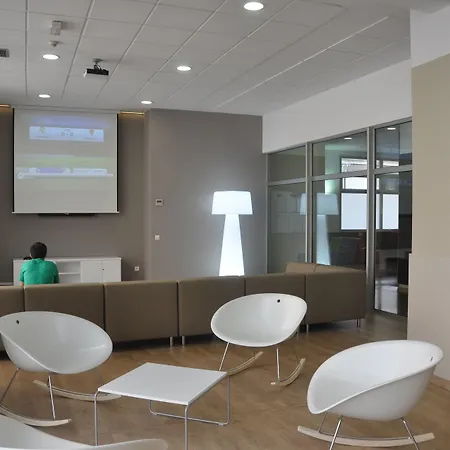 Residencia Universitaria Resa Blas De Otero * Bilbao