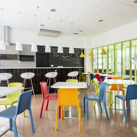 Residencia Universitaria Resa Blas De Otero Appartamento *