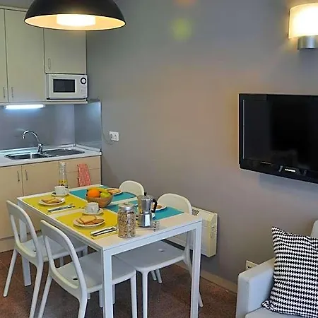 Residencia Universitaria Resa Blas De Otero * Бильбао