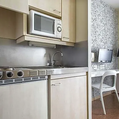 Апартаменты Residencia Universitaria Resa Blas De Otero