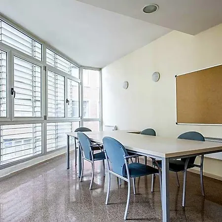 Апартаменты Residencia Universitaria Resa Blas De Otero *