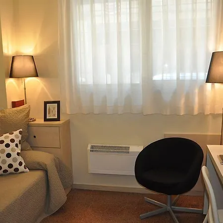 Residencia Universitaria Resa Blas De Otero * Бильбао