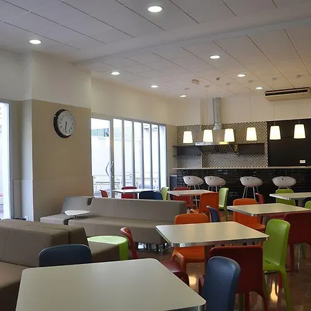 Apartman Residencia Universitaria Resa Blas De Otero *